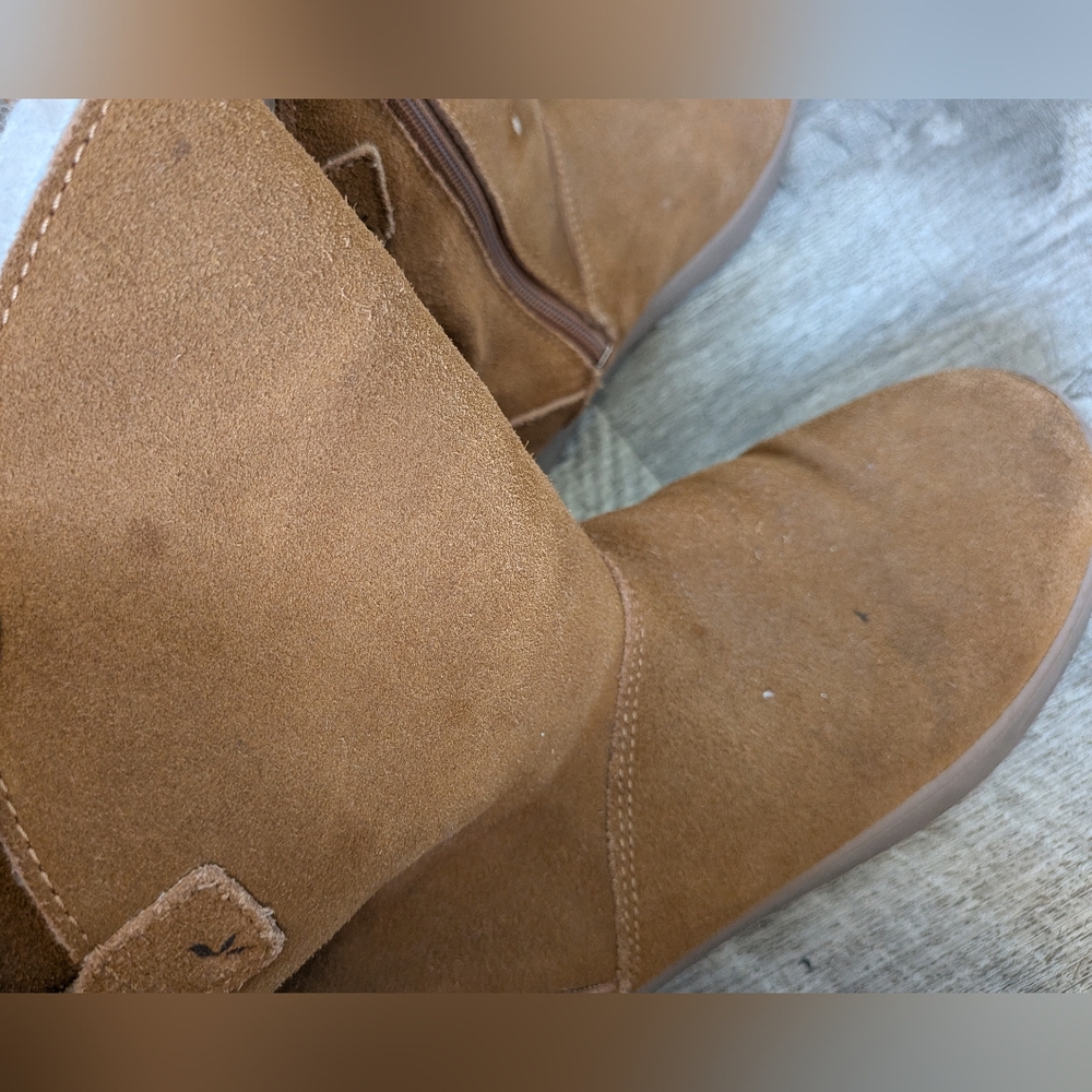 Womens Koolaburra By UGG Short Tan Fleece Boots Sz. 8 - Picture 8 of 16